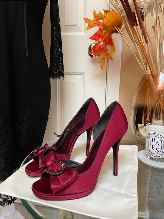 Stuart Weitzman Shoes - Stuart Weitzman Satin Peep Toe Pumps Size 9 Burgundy Bow Crystal Heels